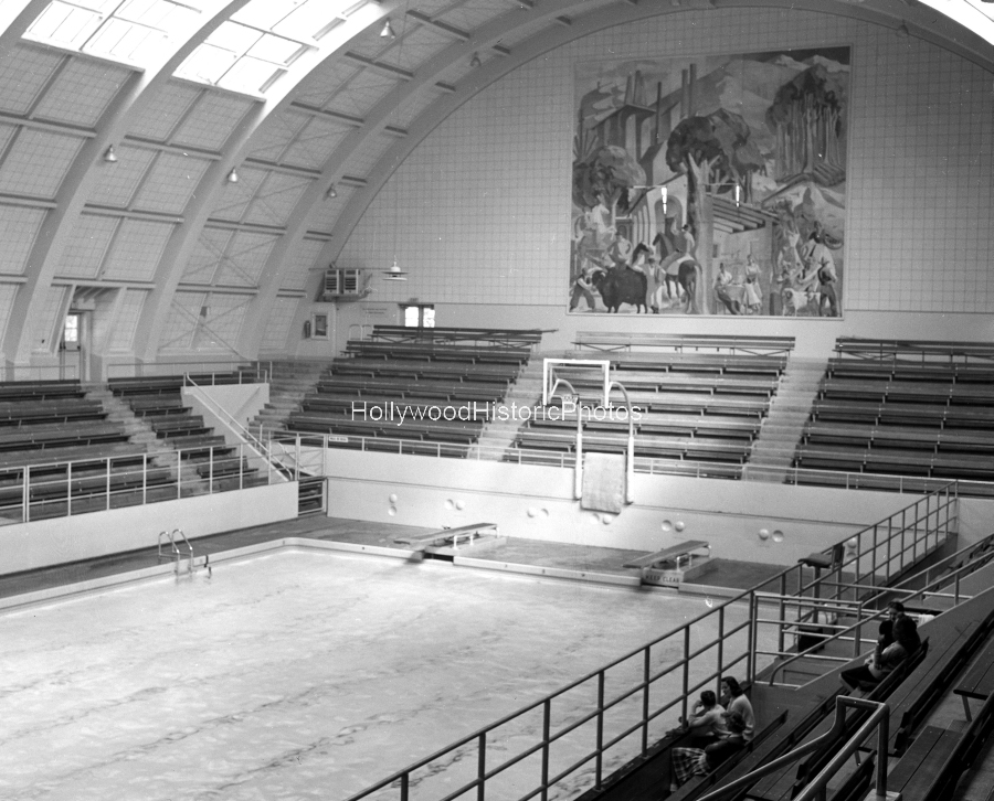 Beverly Hills High School 1947.jpg